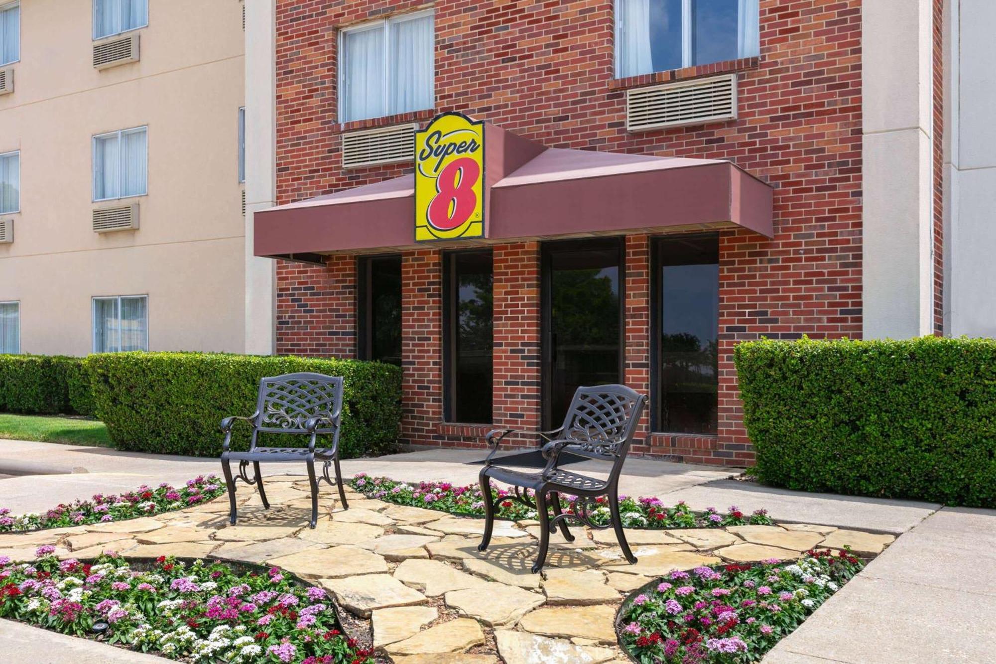 Super 8 By Wyndham Grapevine/Dfw Airport Northwest Hotel Eksteriør billede